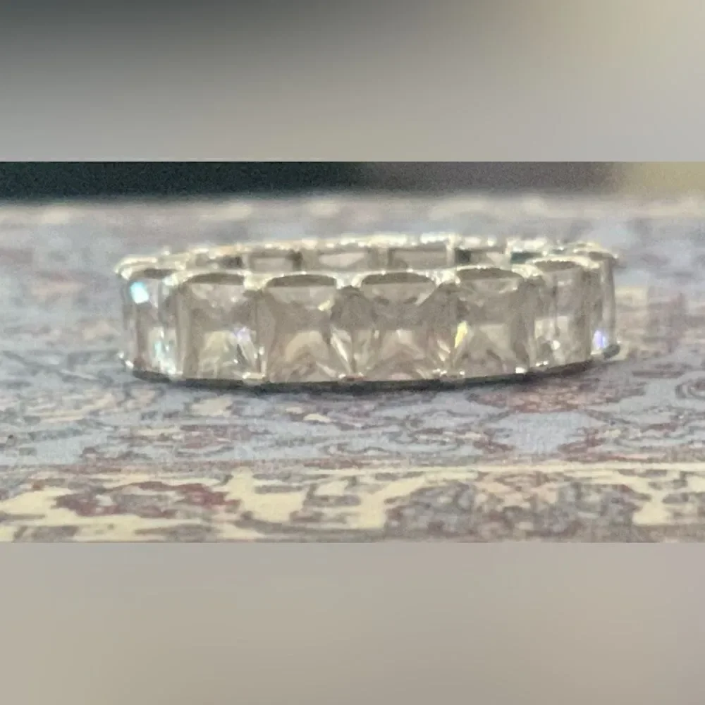 N/A eternity band